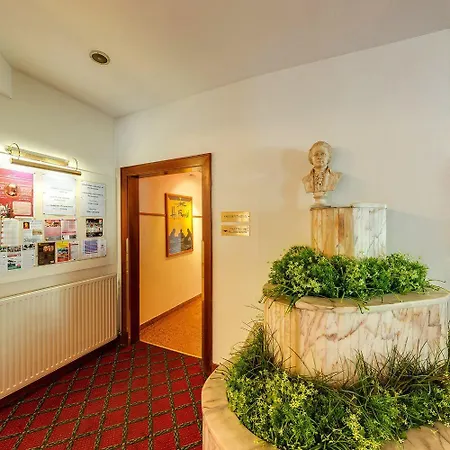 Theater Hotell